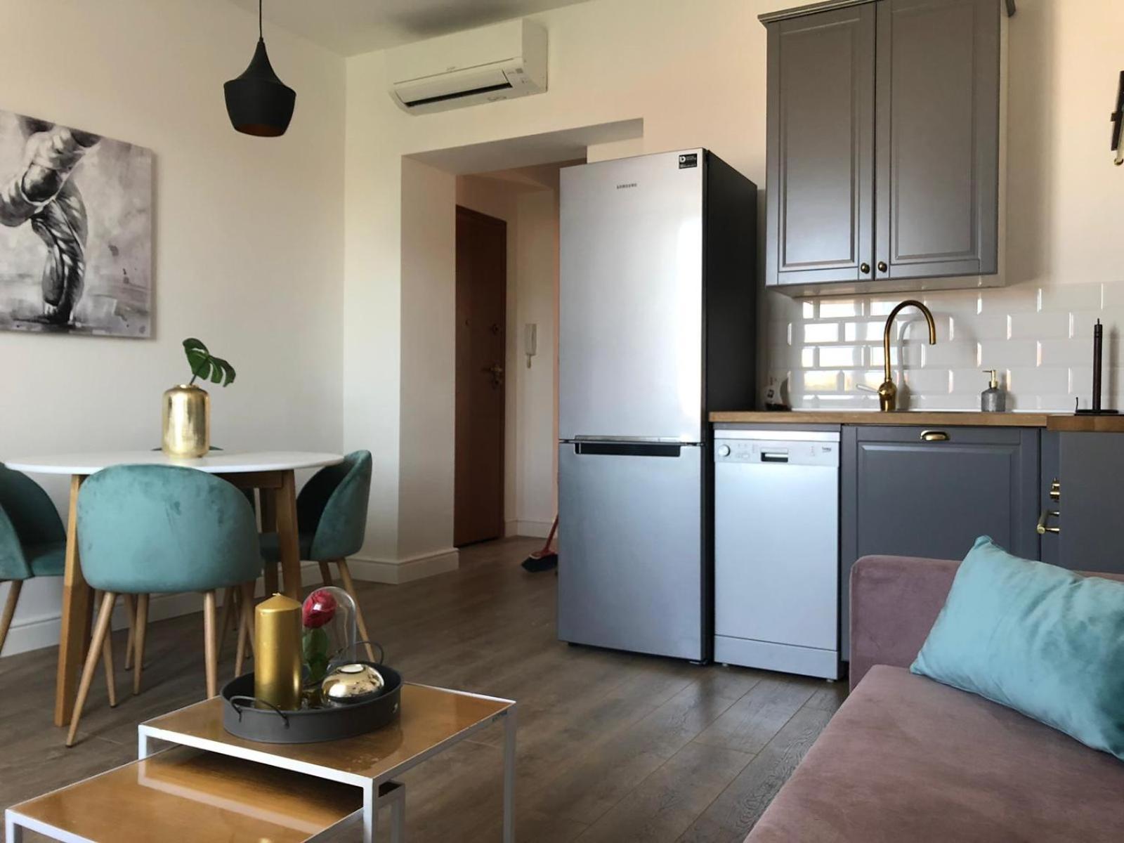 Romantic Apartment With Balcony Split Ngoại thất bức ảnh
